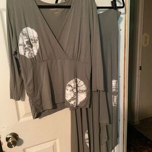 Two piece set in olive green